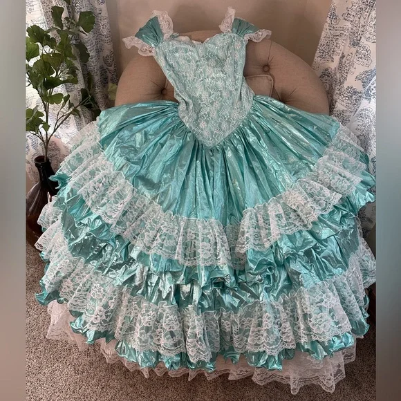 Vintage 80s metallic lamé and lace tiered Bo Peep prom dress, size 8 - Picture 1 of 13